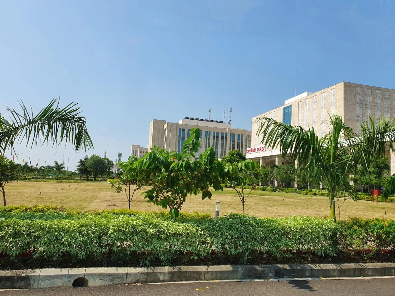 AIIMS Hospital — side view